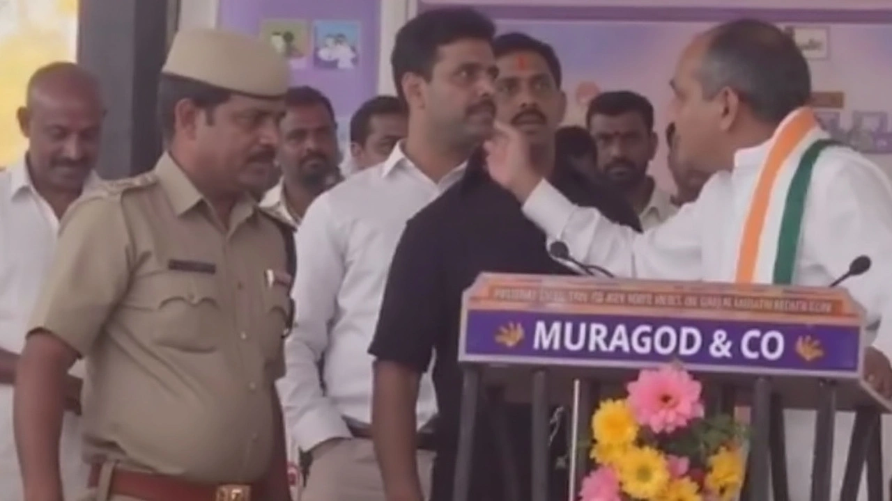 बेलगावी रैली में कर्नाटक सीएम सिद्धारमैया ने पुलिस अफसर पर उठाया हाथ, सुरक्षा अव्यवस्था के बीच मचा बवाल